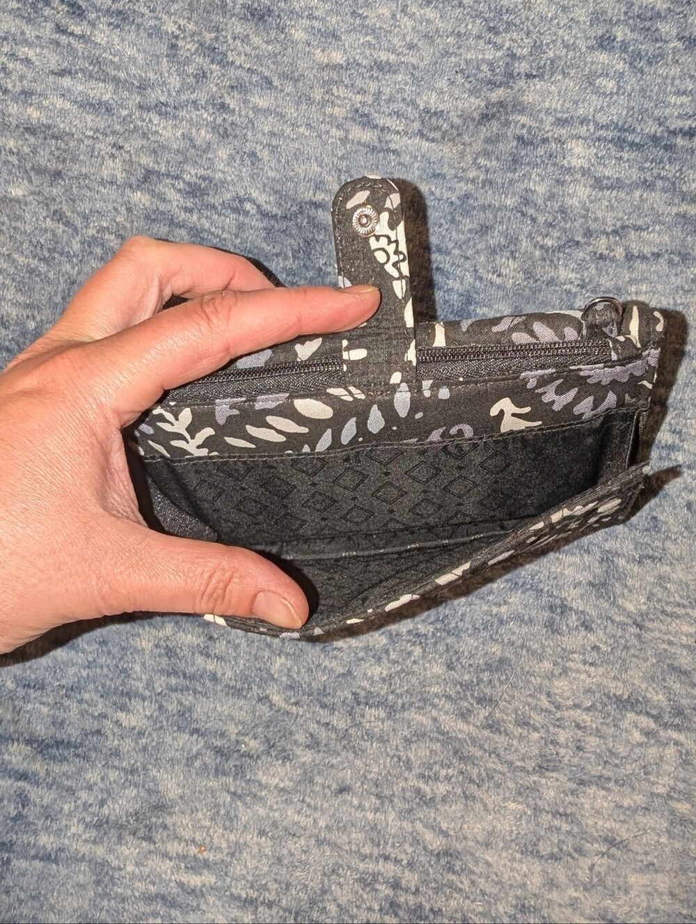 Vera Bradley Chandelier Black RFID Floral Quilted Wallet - Picture 4 of 6